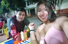 roban un vídeo porno de una joven pareja latina follando
